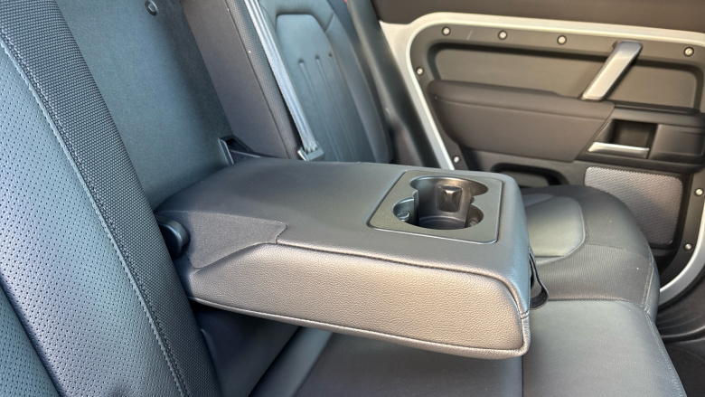 Land Rover Defender 3.0 D250 X-Dynamic S 110 5dr Auto Diesel Estate